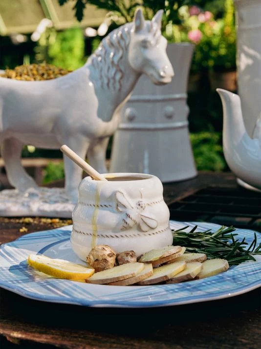 Juliska Clever Creatures Henrietta Whitewash Honey Pot 5 Juliska Clever Creatures Henrietta Whitewash Honey Pot - Image 3